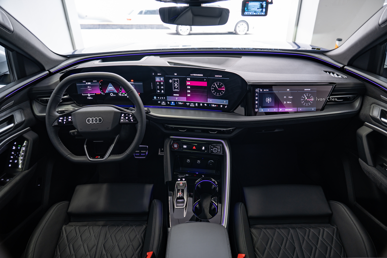 交車分享｜Audi SQ5 Sportback｜金屬眩亮藍・Ultra Blue・6I