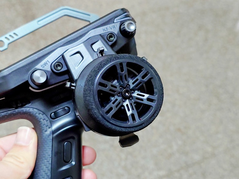 【開箱+改裝】Rlaarlo mk07v2 Jeep Wrangler 式樣 1/7 攀岩遙控車 開箱 + 持續改裝歷程