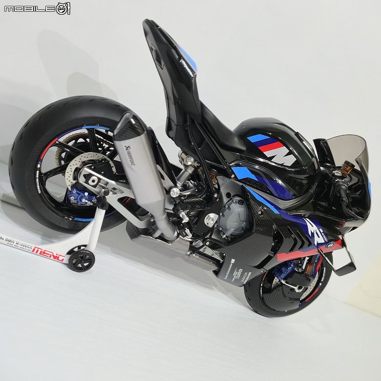 點我看大圖 🔧【模型新手也能輕鬆組 Part5】🏍️ 1/9 MENG MT-009S 1/9 BMW M1000RR 悅色版