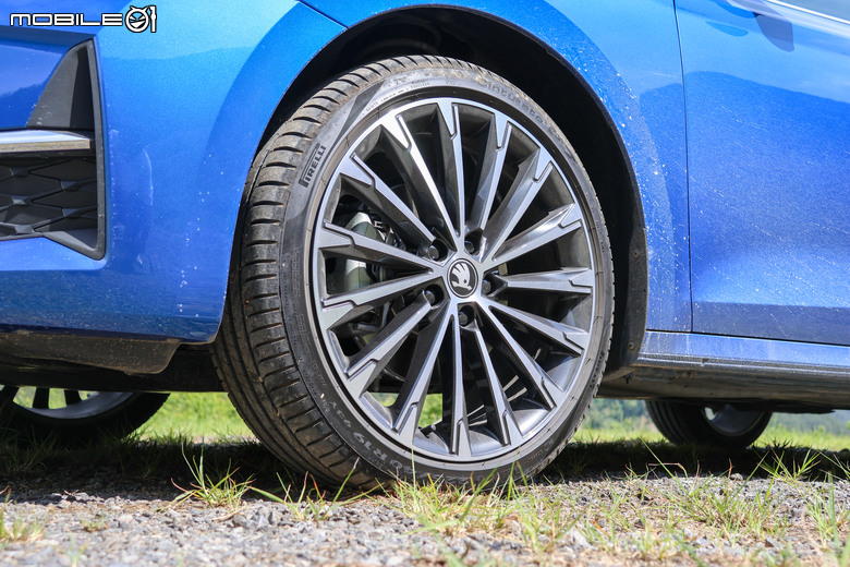 Skoda Kodiaq & Octavia Combi 4x4 雙車型試駕｜輕鬆暢快穿梭於山林、體驗武陵農場之美！