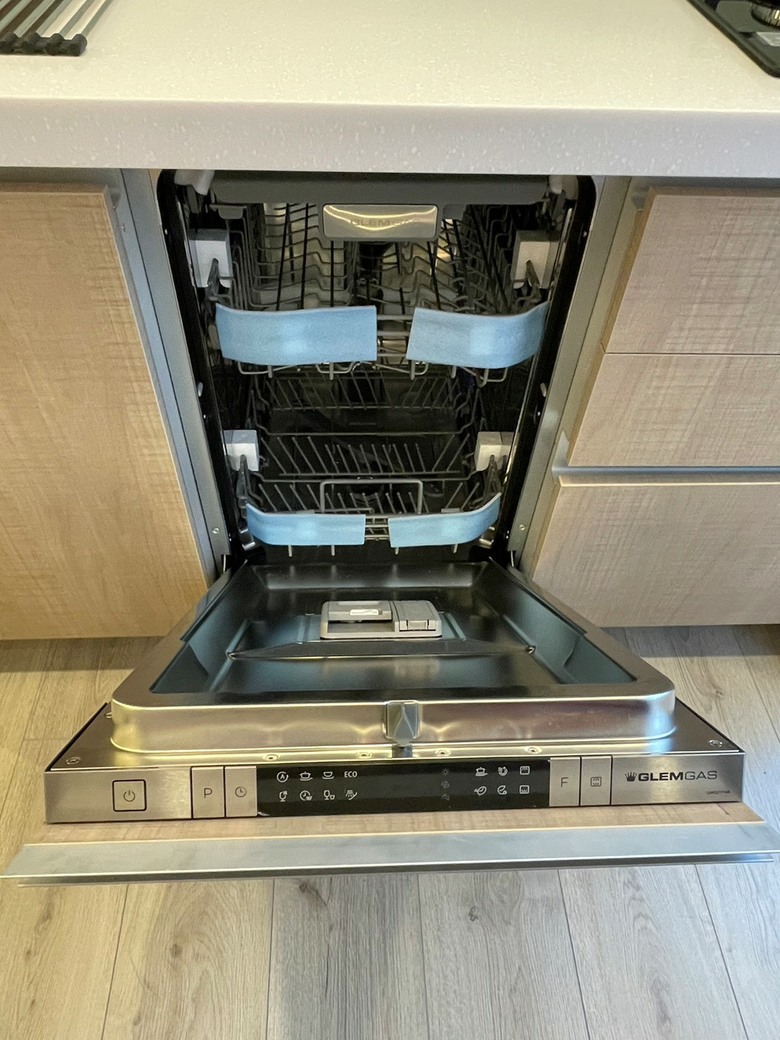全新2房2衛含車,屋主自售免880萬