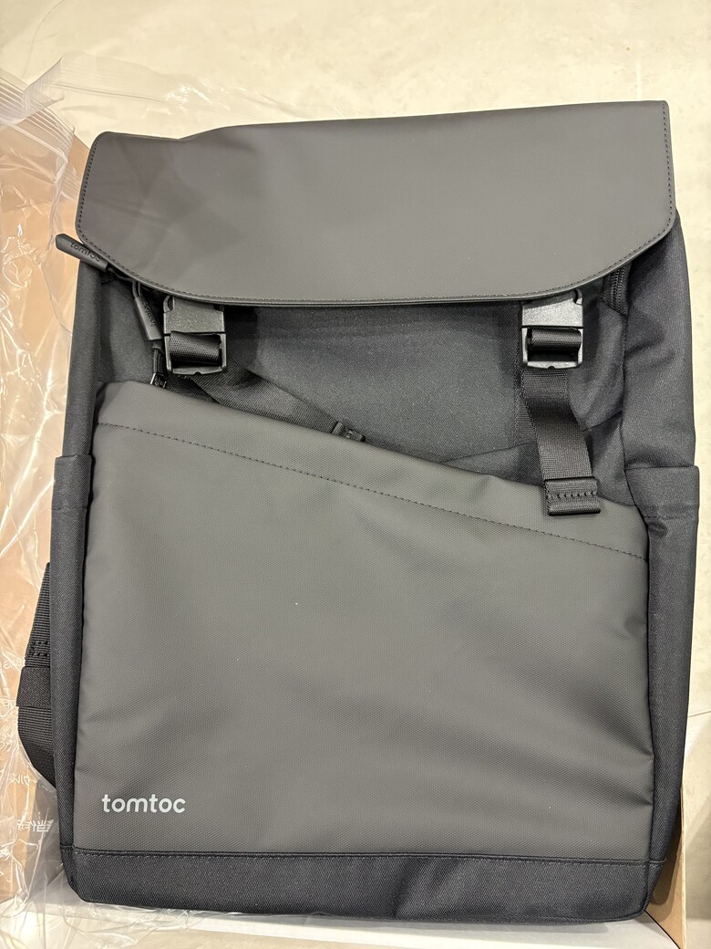 通勤筆電包｜tomtoc Slash-T64 Flip Laptop Backpack (同場加映｜金門小菜刀）