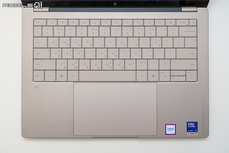 HP OmniBook Ultra 14|輕薄便攜的高效行動美學筆電
