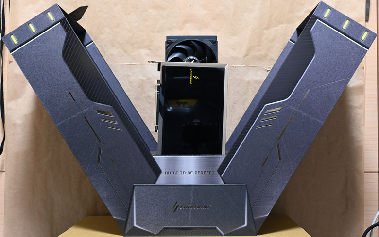 動爪玩MSI GEFORCE RTX 5090 32G LIGHTNING Z