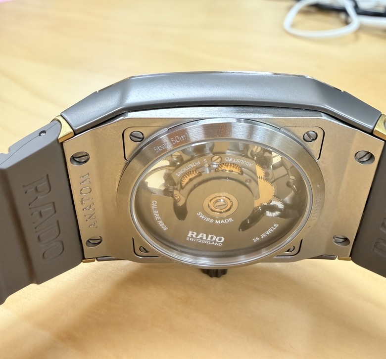 【開箱】方的、鏤空的、還全陶瓷 — Rado Anatom Skeleton 入手小記