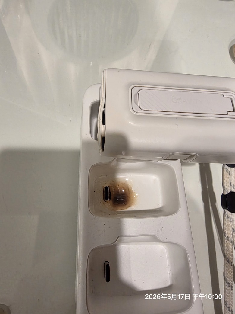 亞果的行動電源燒了