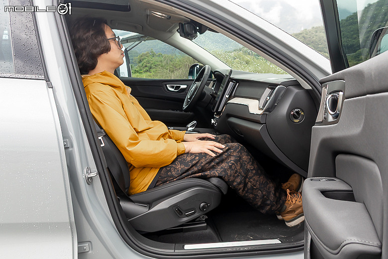 Volvo 小改款 XC60 B5 試駕｜保留核心優勢，高級感再強化！