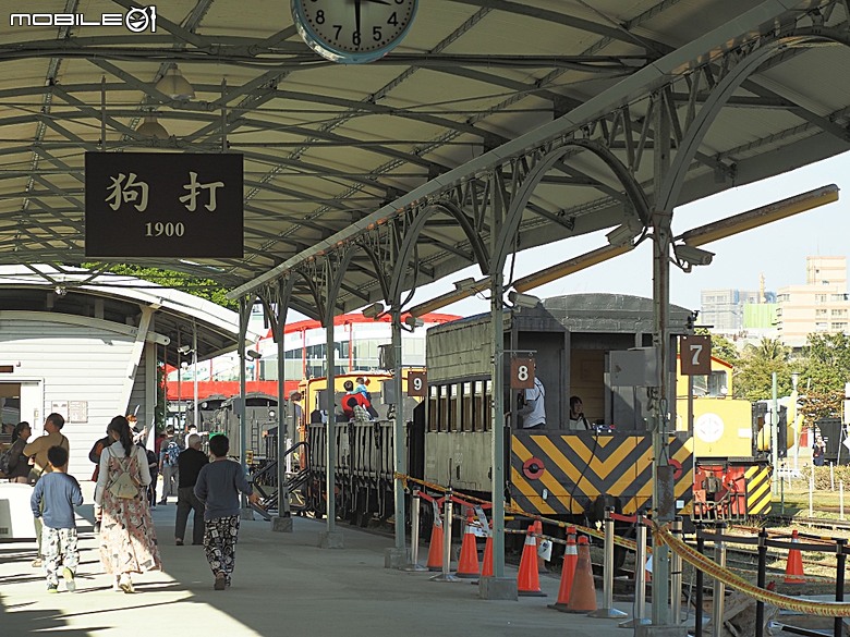 哈瑪星鐵道園區、舊打狗驛故事館、高雄港車站北號誌樓、鐵道園區天空雲台、金馬賓館當代美術館、打狗水道量水器室，附掛2026高雄冬日遊樂園紀實 — 冬日高雄港濱散策 哈瑪星鐵道園區篇