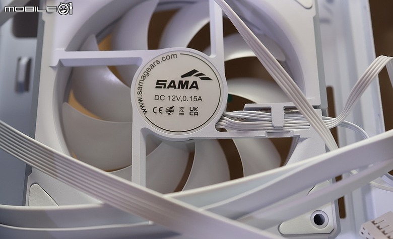 3千有找 SAMA 先馬 V71 裝甲美學曲面玻璃海
