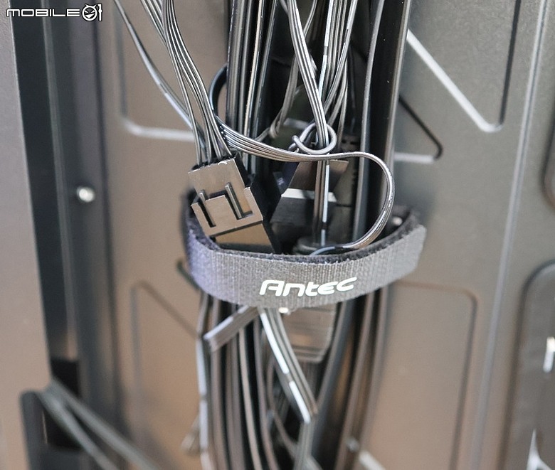 木紋裝飾風量強化 Antec P30 ARGB