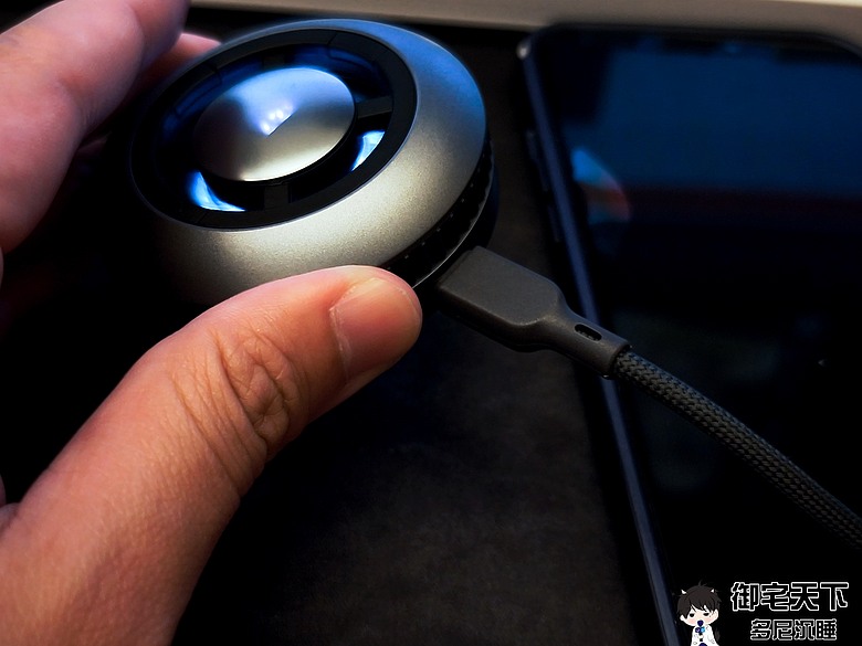 點我看大圖 最強手機散熱器?AUKEY 小冰充開箱|降溫 20°C + Qi2 磁吸快充完整實測LC-G10A