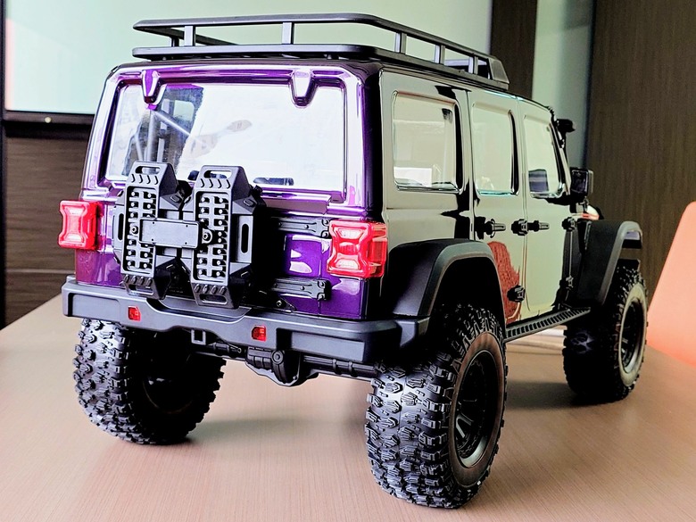 【開箱+改裝】Rlaarlo mk07v2 Jeep Wrangler 式樣 1/7 攀岩遙控車 開箱 + 持續改裝歷程