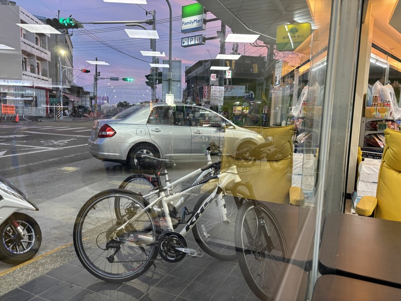 你都什麼時候陪孩子騎車呢？下班後的親子騎行，單車上高鐵的暖暖身