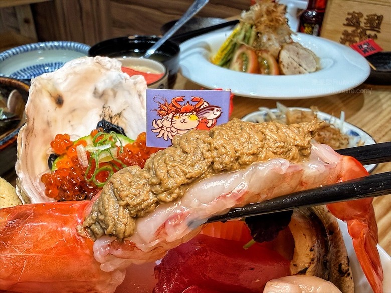 平價日本料理，生熟丼、刺身、炸烤物，無低消續飯湯吃到飽、壽星送生魚片蛋糕，寵物友善