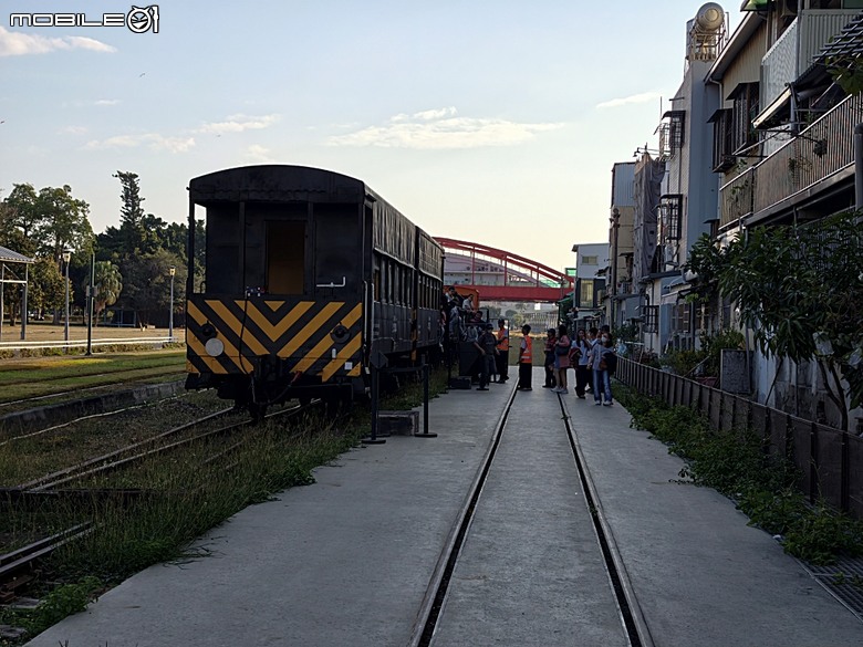 哈瑪星鐵道園區、舊打狗驛故事館、高雄港車站北號誌樓、鐵道園區天空雲台、金馬賓館當代美術館、打狗水道量水器室,附掛2026高雄冬日遊樂園紀實 — 冬日高雄港濱散策 哈瑪星鐵道園區篇