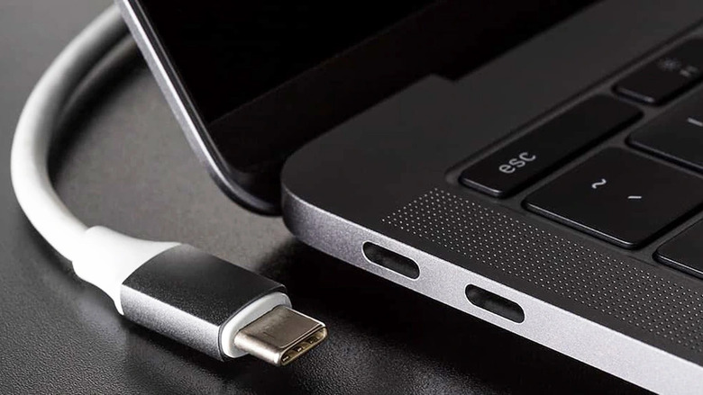 歐盟規定即日起新銷售筆電 必須配備 USB-C 充電