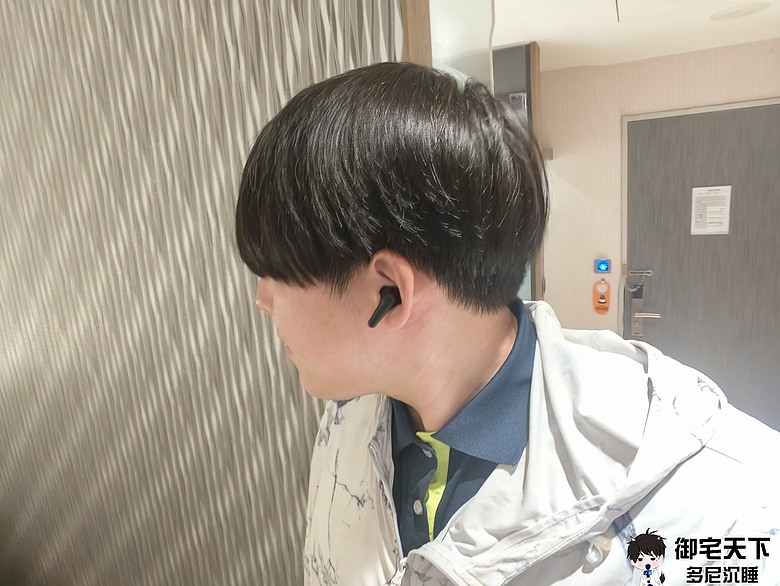 點我看大圖 開箱|JLab J1 Pods 真無線藍牙耳機 - 千元內極高性價比之作,入門日常無線耳機好選擇!