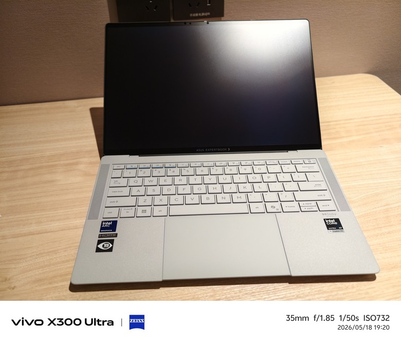 Expertbook Ultra 358H \ 32G \ 1T SSD 開箱