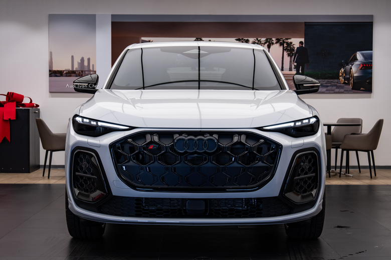 交車分享|Audi SQ5 Sportback |金屬冰川白・Glacier White・2Y