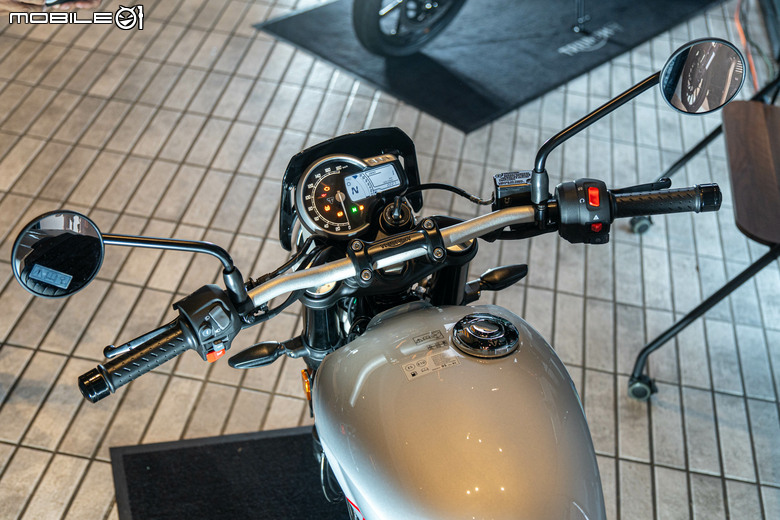 點我看大圖 【採訪】2026 Triumph Tracker 400 建議售價:209,800元,為街頭而生的賽道靈魂。