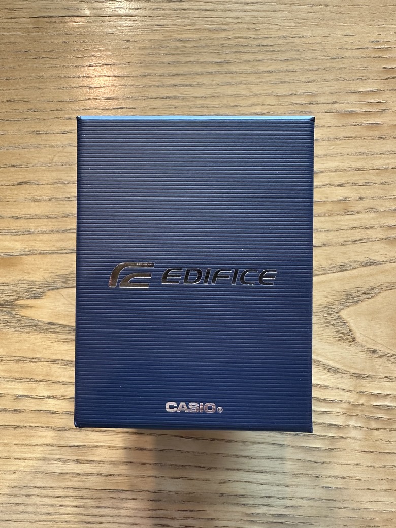 ［開箱］CASIO的創新與經典,機械錶和電子錶雙重衝擊。EFK-110D-2A加DW-6900JV-1DR