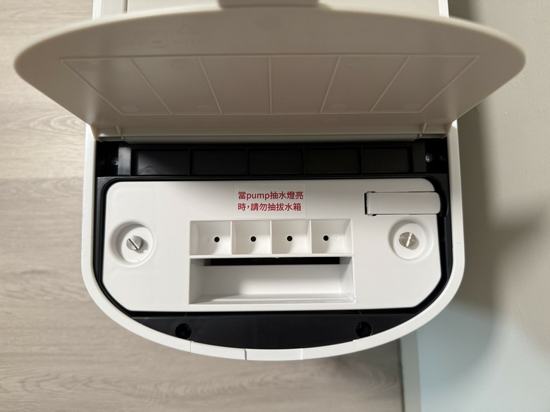 【小宅開箱】除濕機界的顏值擔當？NWT 威技 抽取式除濕機 WDH31B16E 把「倒水」變超輕鬆