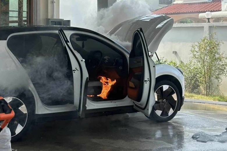 Volvo EX30 泰會燒,燒到從網站上移除
