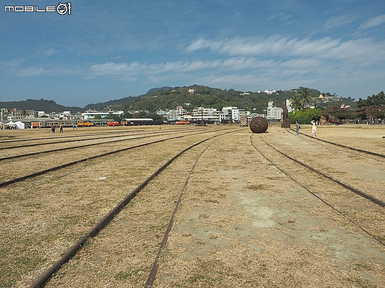 哈瑪星鐵道園區、舊打狗驛故事館、高雄港車站北號誌樓、鐵道園區天空雲台、金馬賓館當代美術館、打狗水道量水器室,附掛2026高雄冬日遊樂園紀實 — 冬日高雄港濱散策 哈瑪星鐵道園區篇