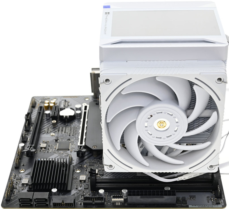 THERMALRIGHT索摩樂PEERLESS ASSASSIN 120 VISION MAX ARGB WHITE散熱器開箱