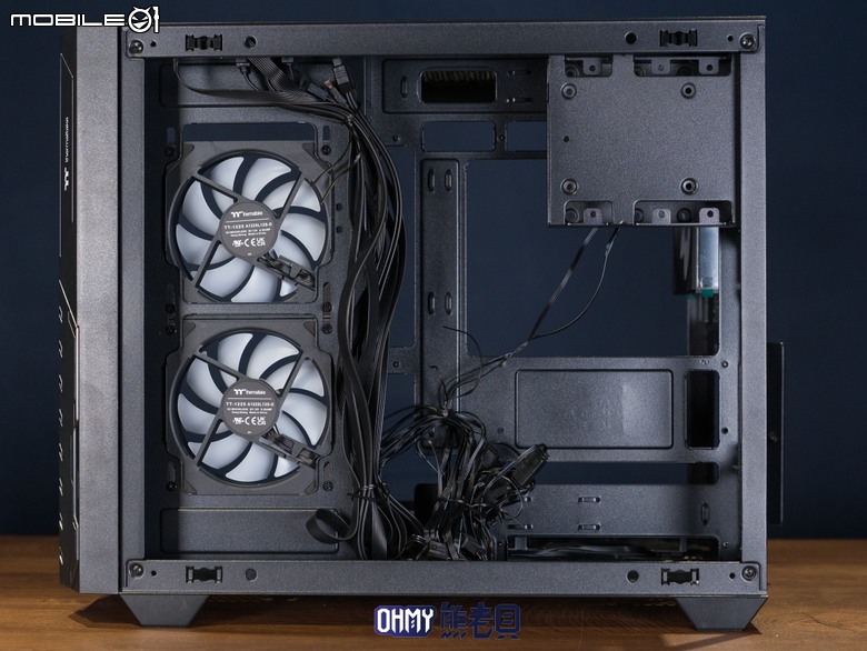TT Vision 330 CR ARGB 全曲面全景機殼 ft. 耀影SWAFAN 120 EX INFINITY 風扇