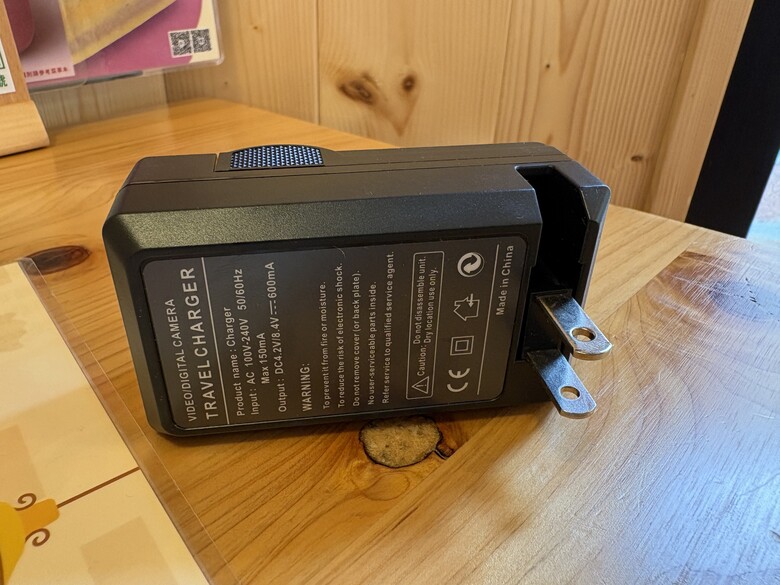 原本只是買相機，結果越買越多｜Canon HG-100TBR、LP-E17 電池與副廠座充入手心得