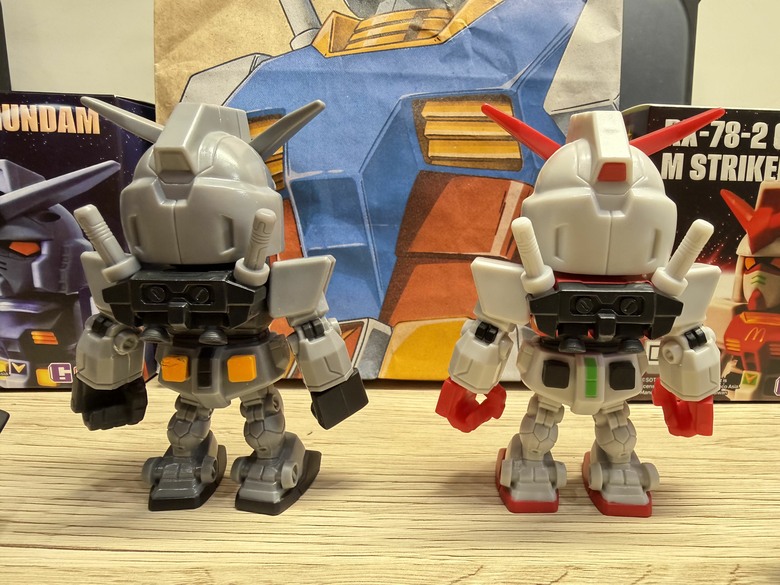 為了鋼彈我又吃麥當勞了…RX-78-2 聯名公仔快速開箱