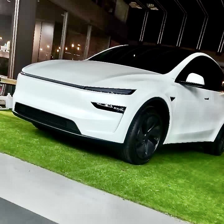 [開箱]嘉義汽車包膜｜ Tesla白TPU＋黃改色膜對照｜收邊工藝近拍，判斷師傅功力好不好！