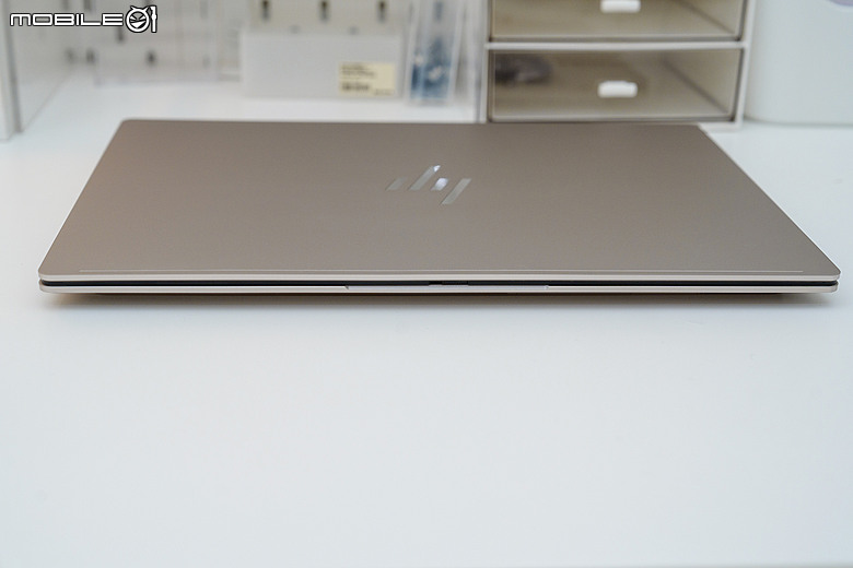 HP OmniBook Ultra 14|輕薄便攜的高效行動美學筆電