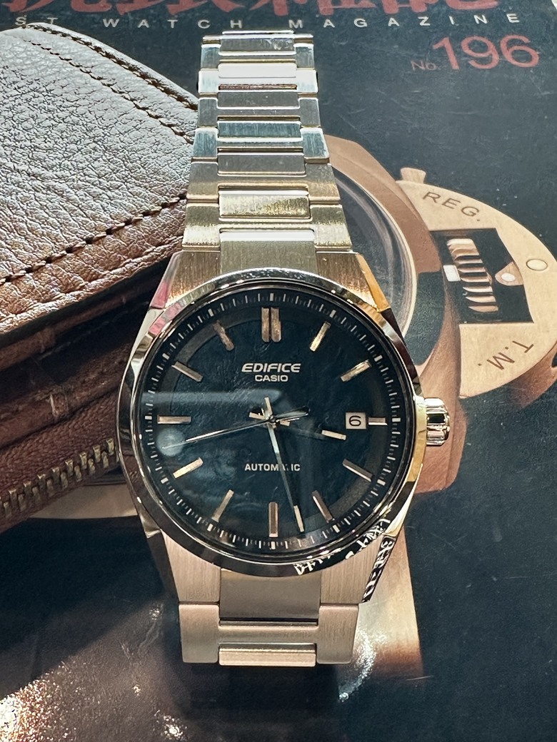 ［開箱］CASIO的創新與經典,機械錶和電子錶雙重衝擊。EFK-110D-2A加DW-6900JV-1DR