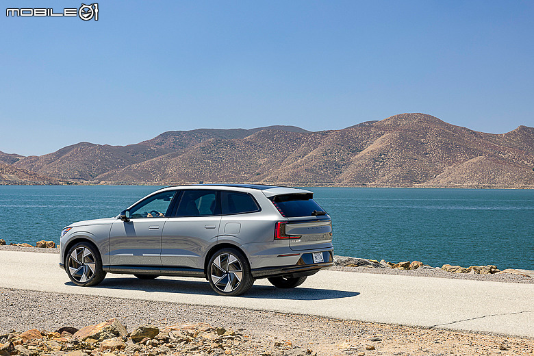 Volvo EX90 美國試駕報導｜承先啟後、引領未來的七座電動休旅！