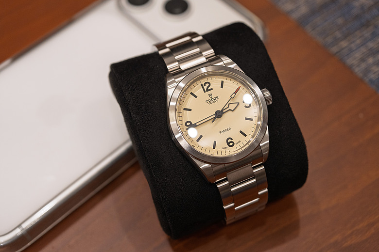 [開箱] Tudor Ranger Dune White 腕間綻放的沙漠玫瑰