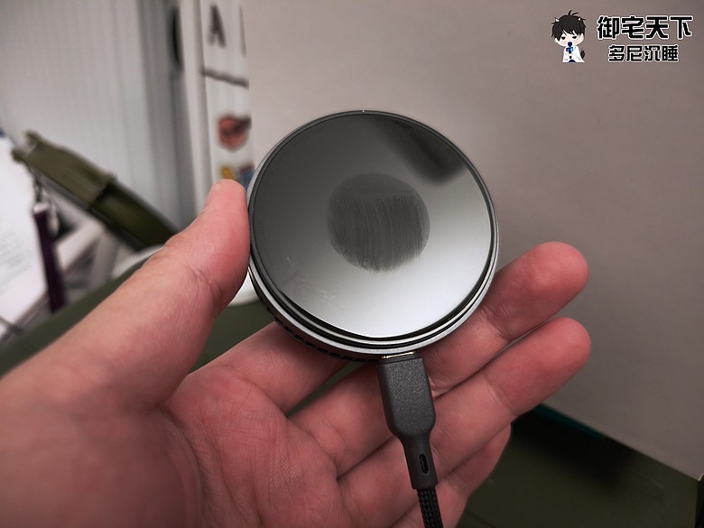 點我看大圖 最強手機散熱器?AUKEY 小冰充開箱|降溫 20°C + Qi2 磁吸快充完整實測LC-G10A