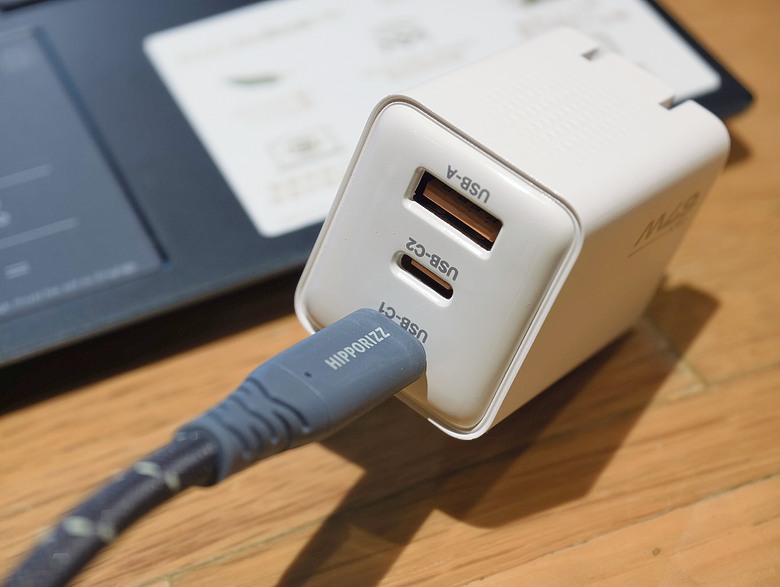 《開箱》HIPPORIZZ 河馬引力 Chargo 67W 氮化鎵快充充電器 & CAVO 1.5 米頂規超高速編織充電傳輸線