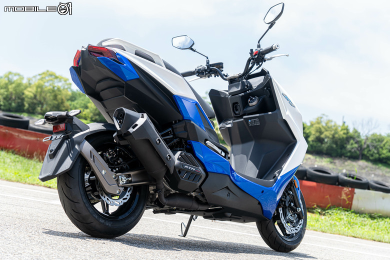 KYMCO G7 賽道試駕｜電推、減重轉生大進化！