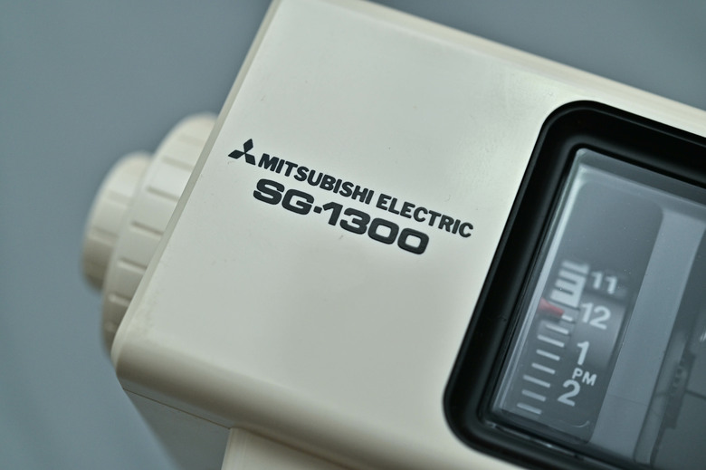 [開箱]全新三菱電機 SG-1300 翻頁鐘開箱分享