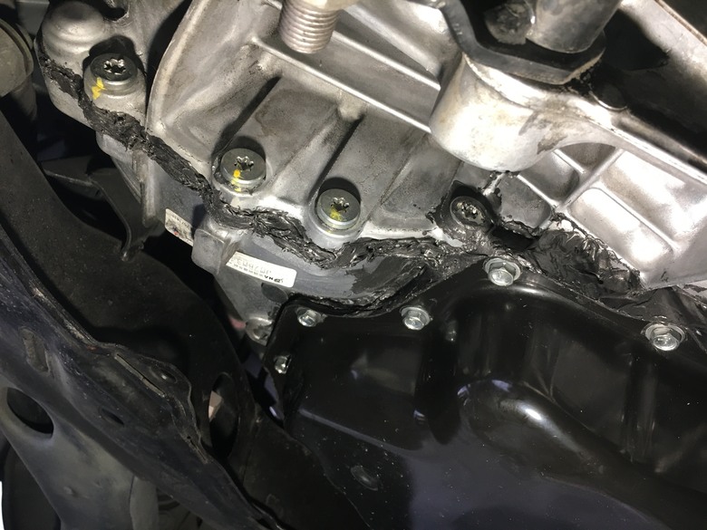 2016 10萬km Mazda 3 變速箱漏油處理2