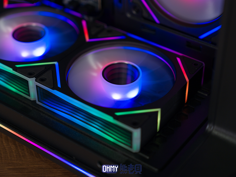 V型小臉曲面海景機殼 先馬 V71