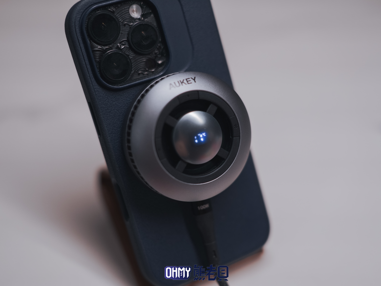 手機散熱器開箱！ AUKEY小冰充G10A 這款支援邊降溫+邊充電
