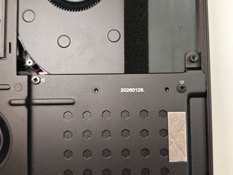 Minisforum AI X1 Pro 255 迷你電腦簡單開箱
