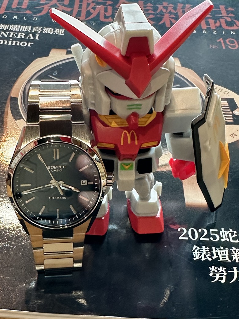 ［開箱］CASIO的創新與經典,機械錶和電子錶雙重衝擊。EFK-110D-2A加DW-6900JV-1DR