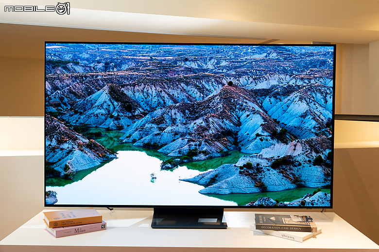 電視一台真的夠嗎?Samsung Micro RGB R85H 與 OLED S90H 智慧顯示器實測體驗|客廳共享、書房沉浸的電視新分工