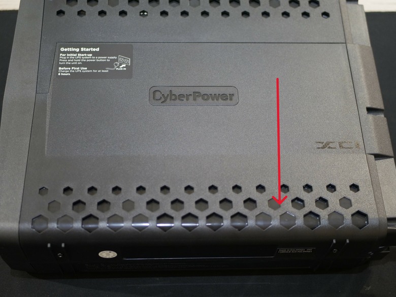 點我看大圖 CyberPower GX150C2M不斷電系統 簡易開箱