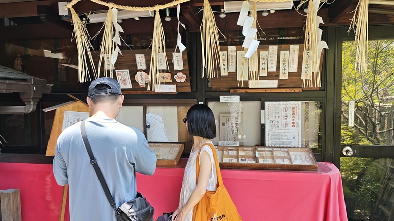 我與智能眼鏡的三天兩夜大阪快閃行 - Day2~Day3 - 天神橋筋商店街 / 梅田KYK炸豬排 / 阪急三番街 / 綱敷天神社御旅社 / 讀賣電視台柯南群像 / 通天閣 / 日本橋 / 達摩串炸 / 堺筋俱樂部 / INNN共乘體驗分享