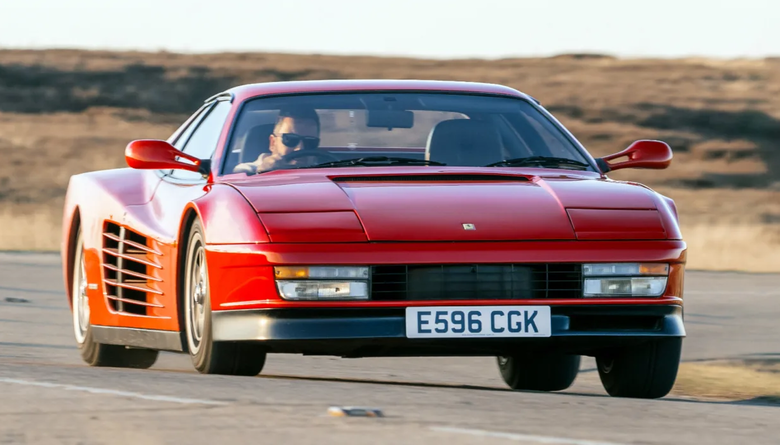獨家爆料:斷開 LVMH 豪門!Lisa 狂砸千萬喜提「手排老馬」Ferrari Testarossa,是心碎宣洩還是向歐洲「老錢階層」遞交的終極戰書?